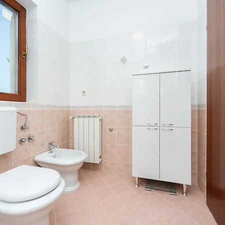 Apartment Inter-nautika Doo Jezera