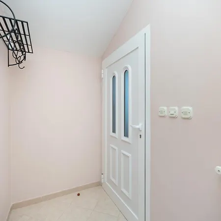 Inter-nautika Doo Apartment *