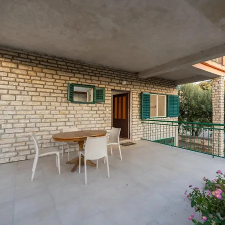 Inter-nautika Doo 耶泽拉