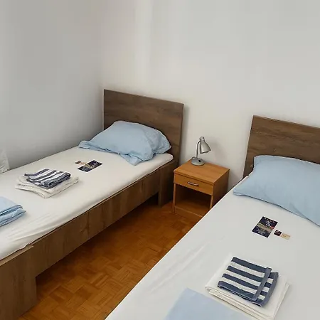 Inter-nautika Doo * 耶泽拉