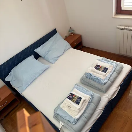 Inter-nautika Doo 公寓 耶泽拉