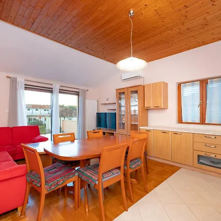 Inter-nautika Doo 公寓