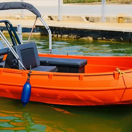 Inter-nautika Doo 公寓 *