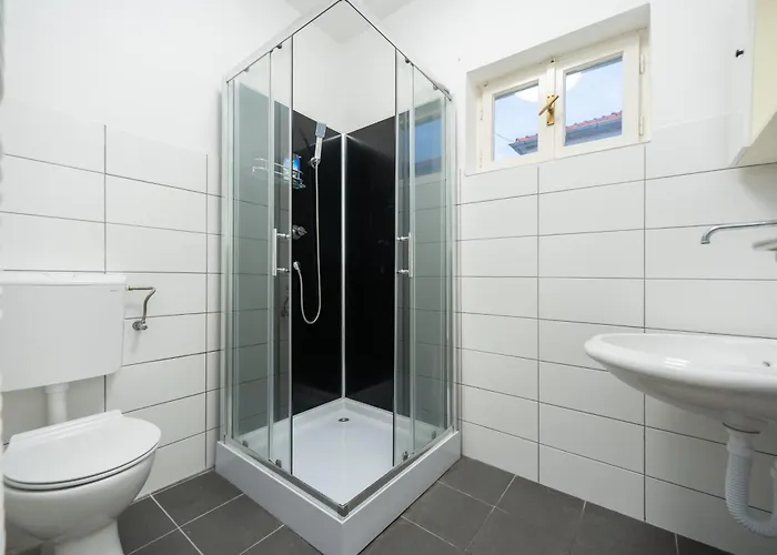 Inter-nautika Doo * Jezera